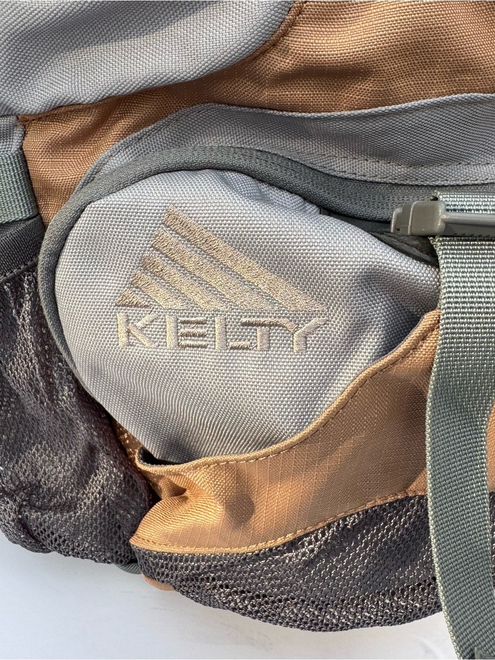 Kelty Jaunt Hiking Lumbar Pack Waist Sling Bag Bronze Gray - Picture 2 of 16
